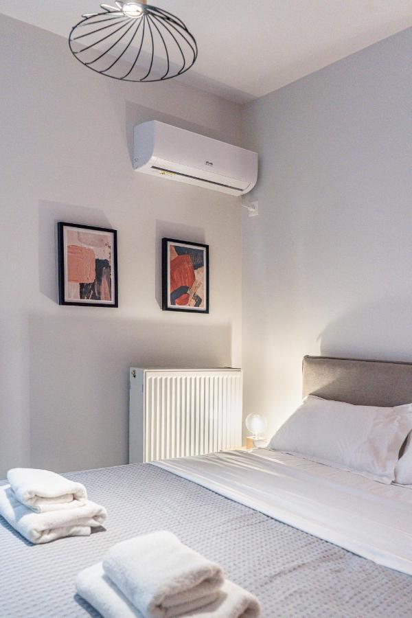 Per56 By Smart Cozy Suites - Right Next To The Metro - Parking - Available 24Hr Athens Exterior photo